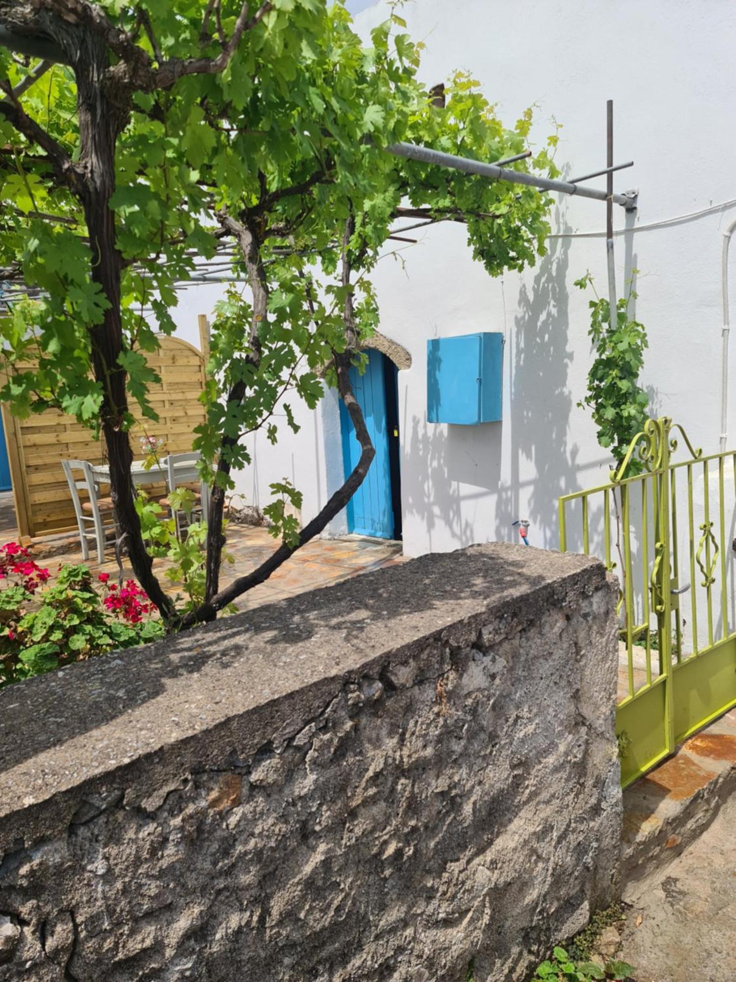 Kamaraki Aroniadika Apartment Kythira Town Exterior photo